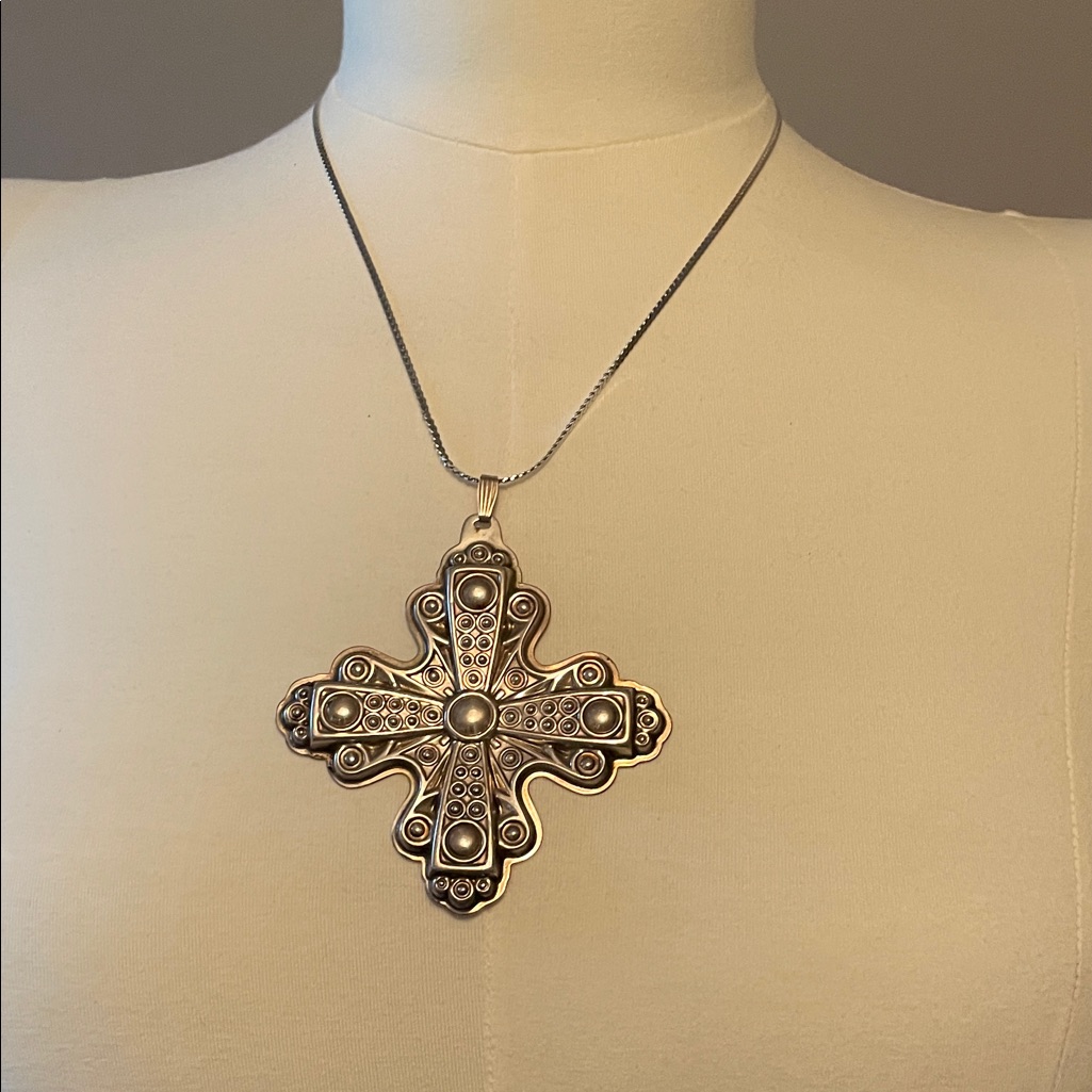 Reed & Barton Sterling Silver Christmas Cross